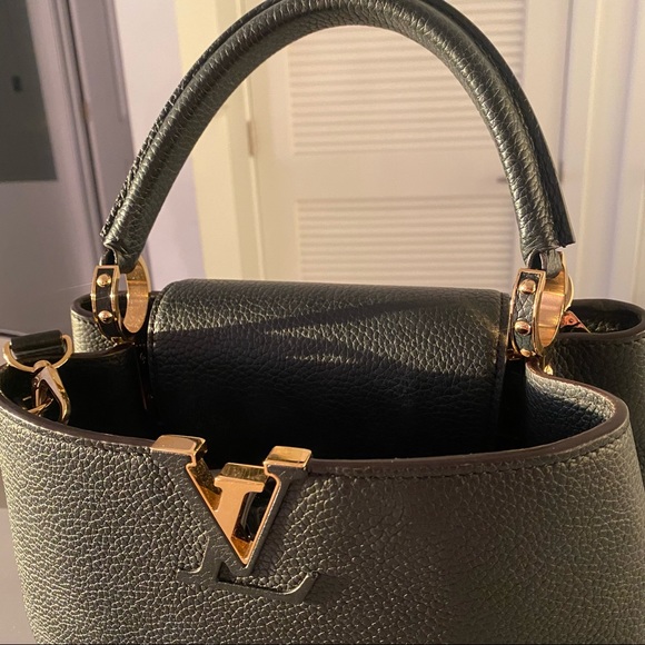 Louis Vuitton black taurillon leather Capucines MM - Picture 14 of 16